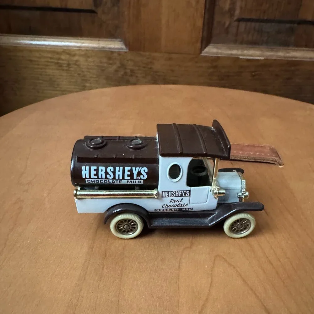 Lledo Days Gone Diecast Vehicles - Hershey's Chocolate Milk Tanker Truck